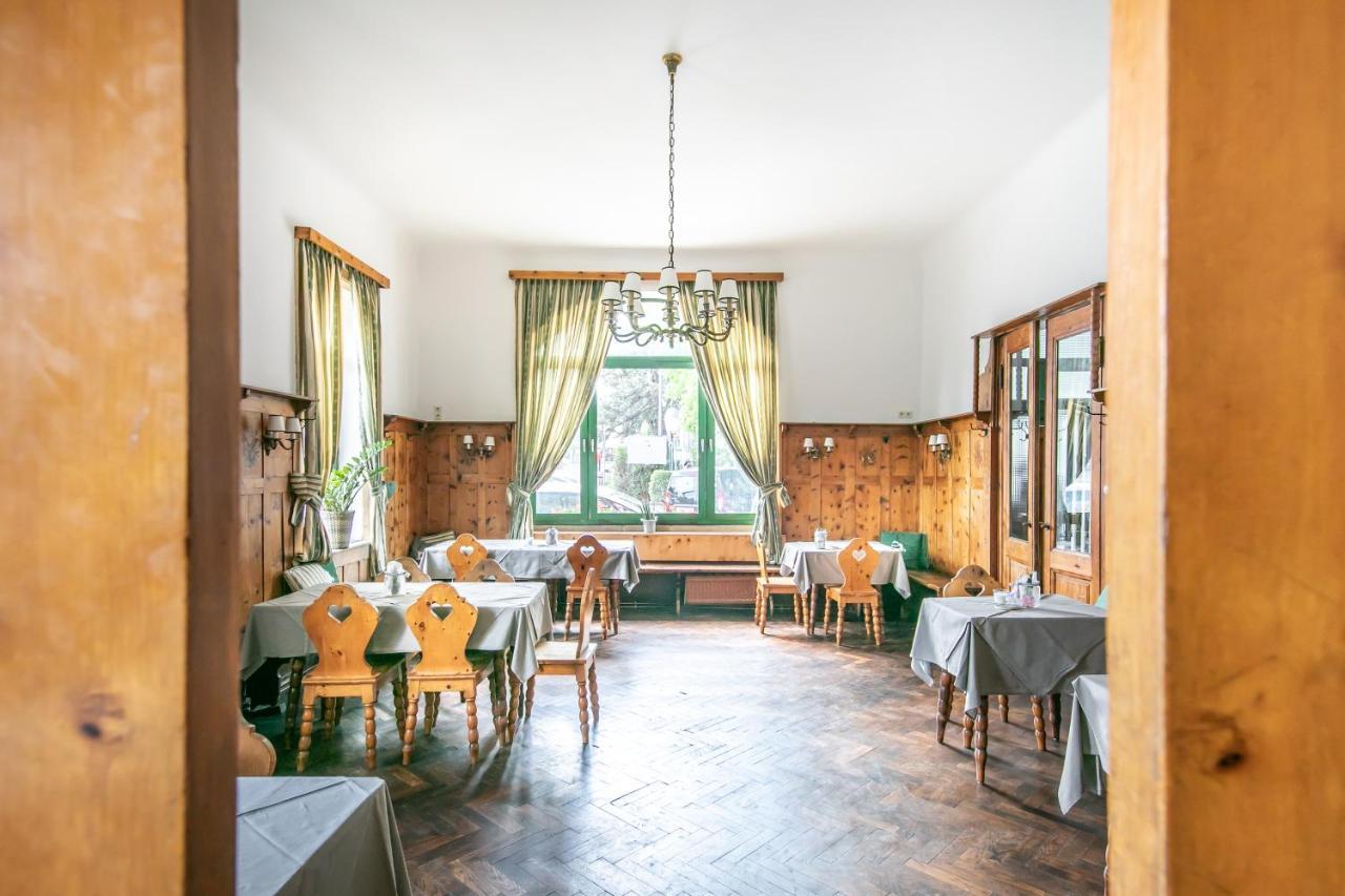 Hotel Bergwirt Schoenbrunn Vienna Luaran gambar
