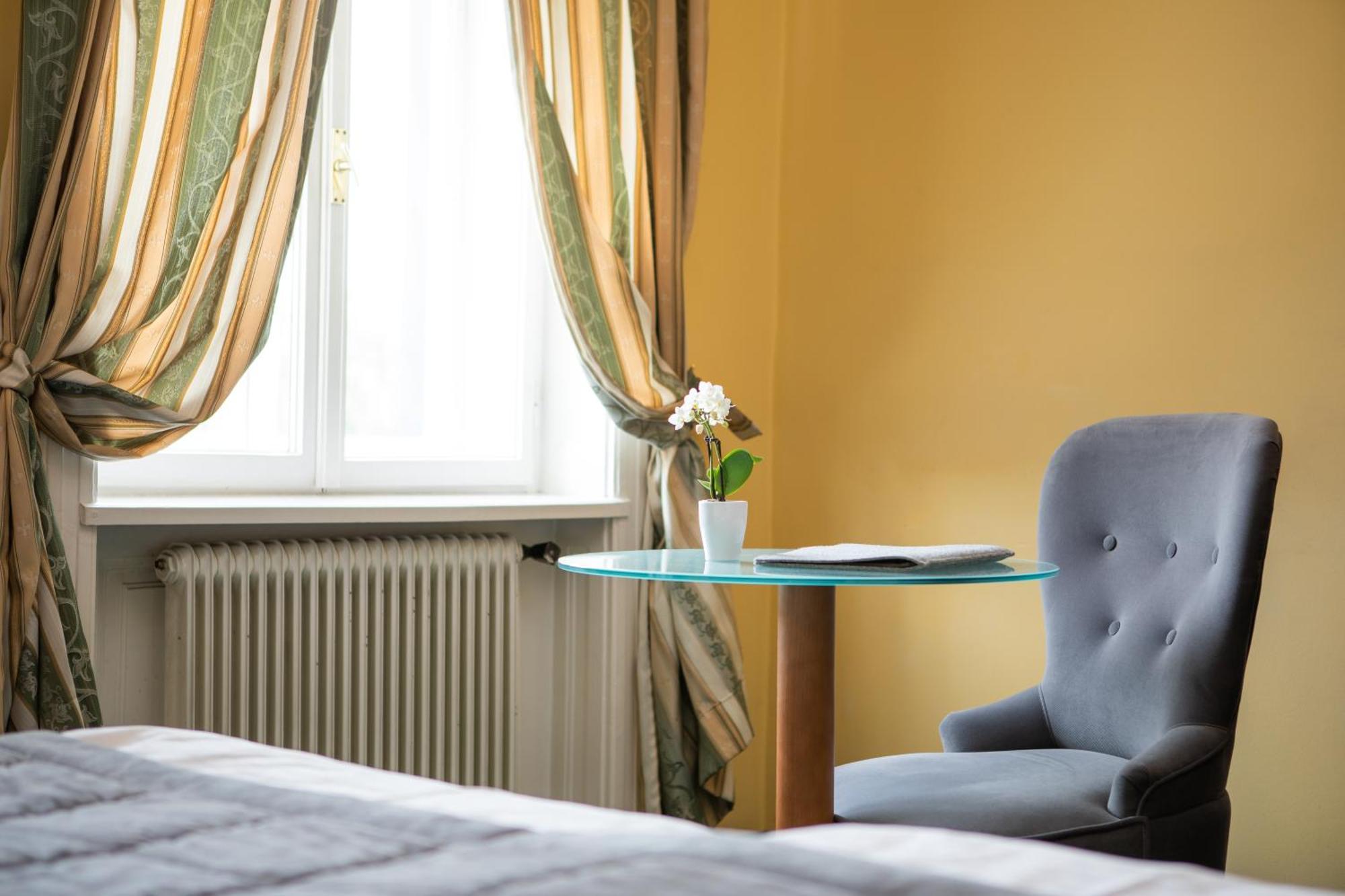 Hotel Bergwirt Schoenbrunn Vienna Luaran gambar
