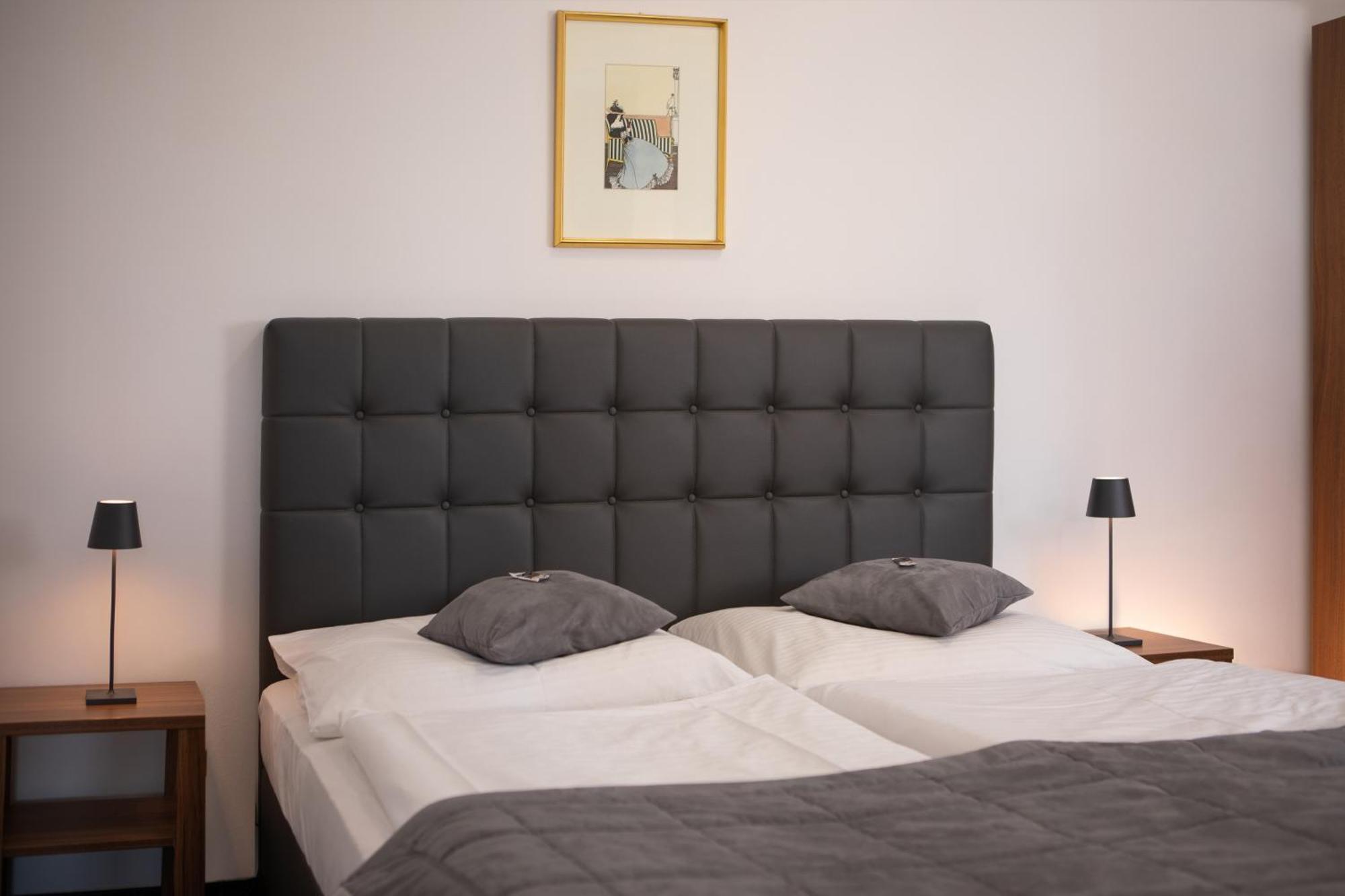 Hotel Bergwirt Schoenbrunn Vienna Luaran gambar