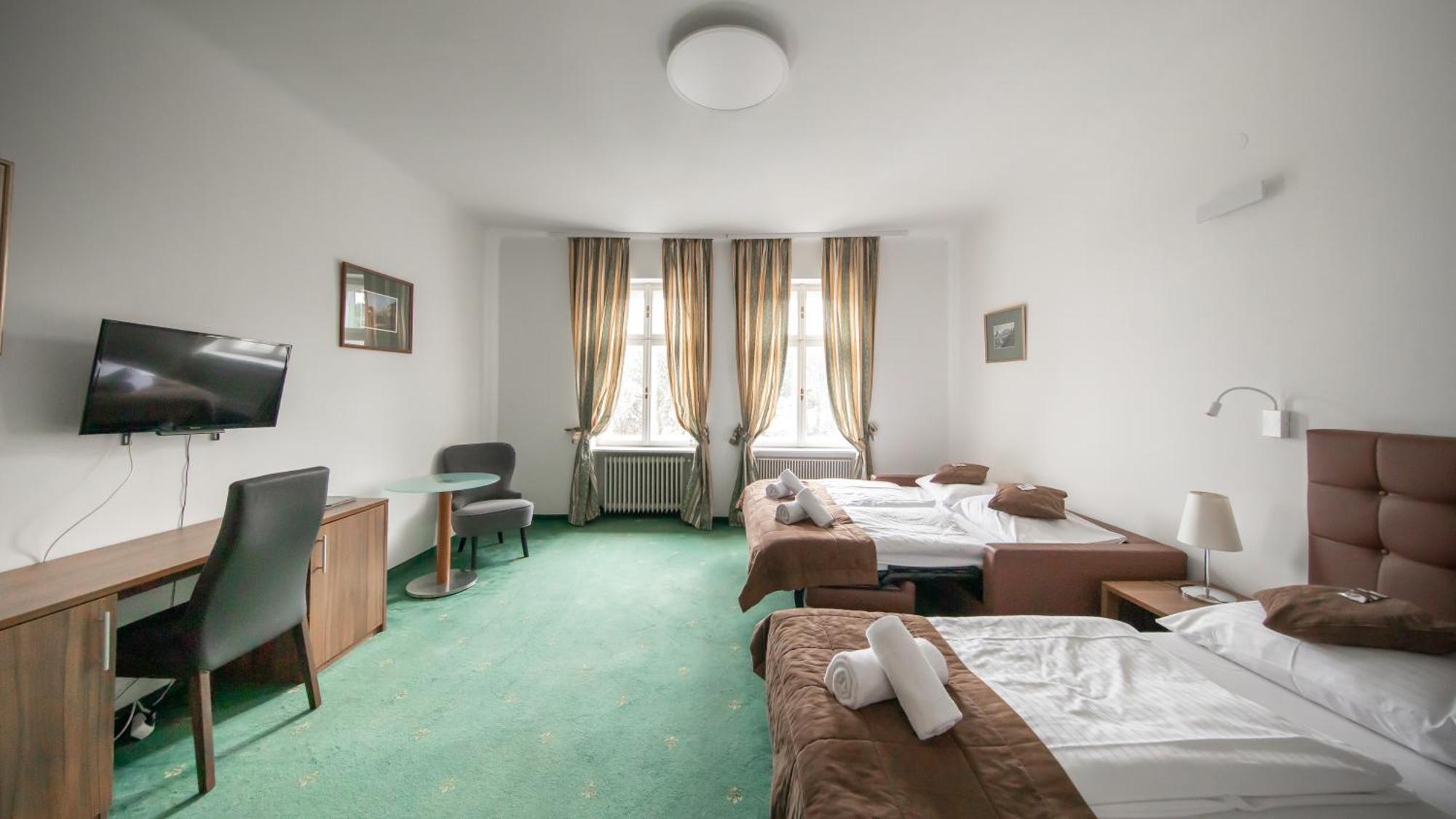 Hotel Bergwirt Schoenbrunn Vienna Luaran gambar
