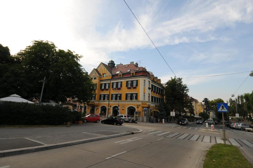 Hotel Bergwirt Schoenbrunn Vienna Luaran gambar