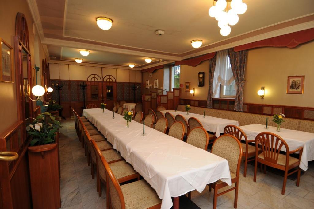 Hotel Bergwirt Schoenbrunn Vienna Luaran gambar