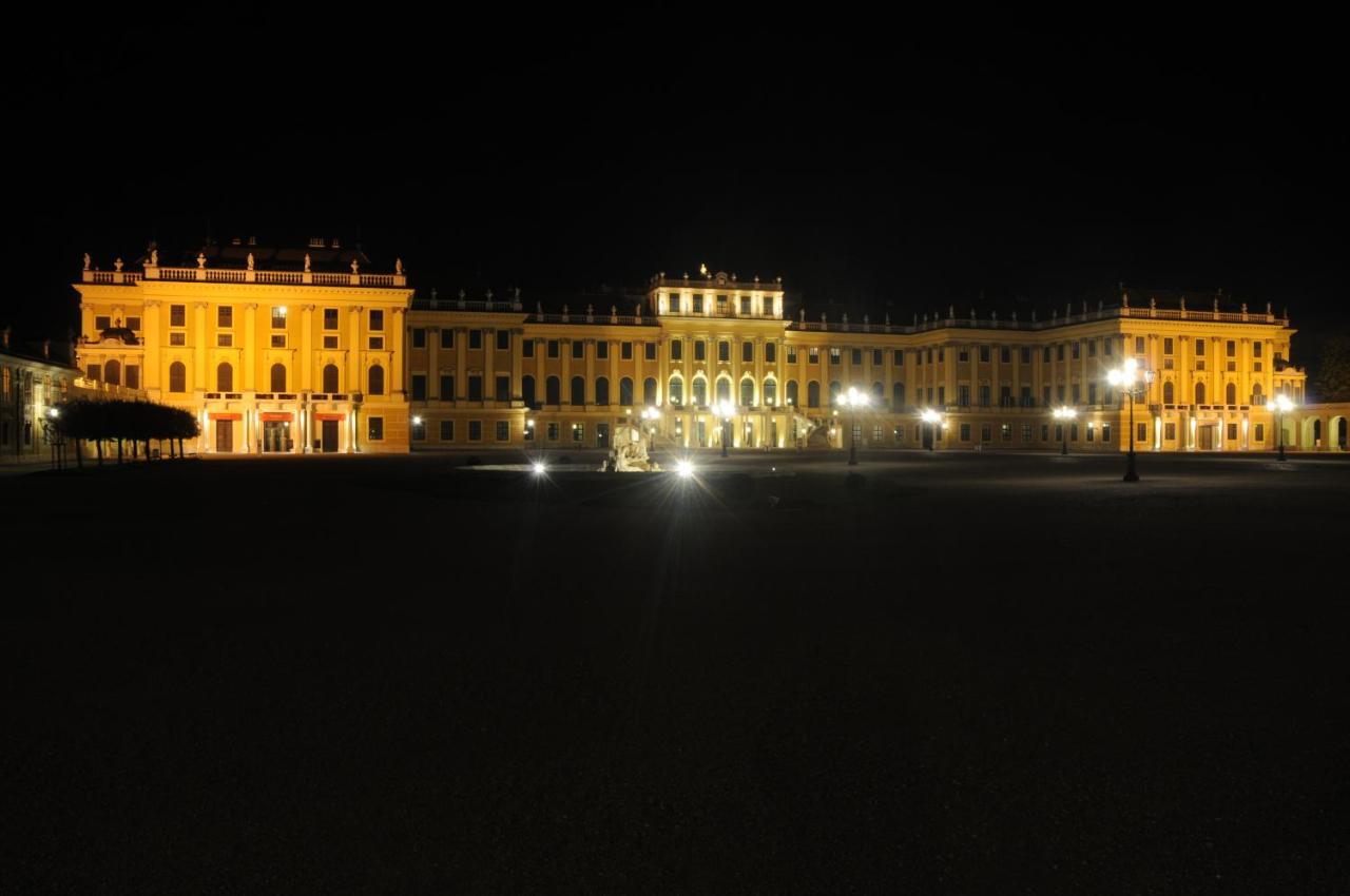 Hotel Bergwirt Schoenbrunn Vienna Luaran gambar
